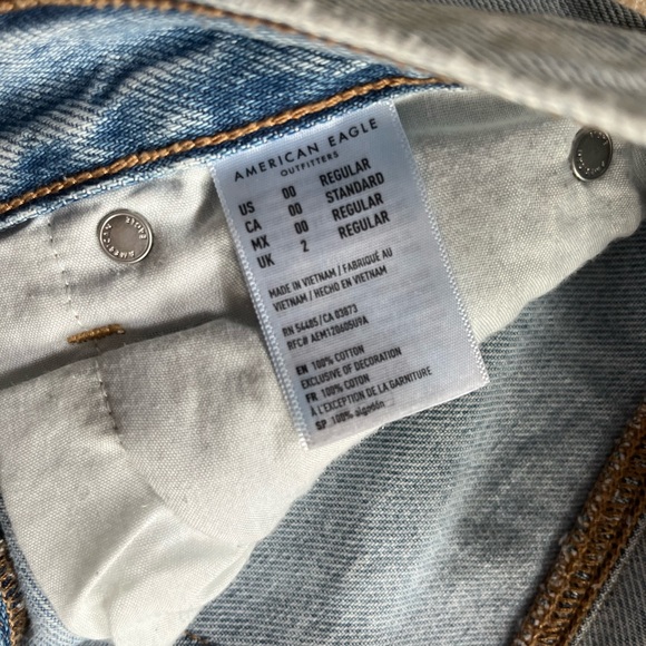 👖AE ripped mom jeans: - Picture 7 of 7